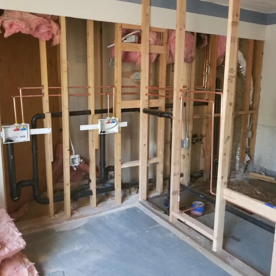Copper pipe rough-in and plumbing installation in Parma